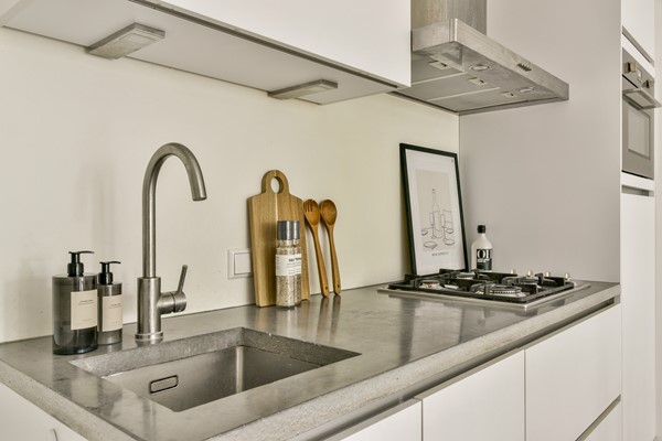 Medium property photo - Nieuwpoortstraat 94C11, 1055 RZ Amsterdam